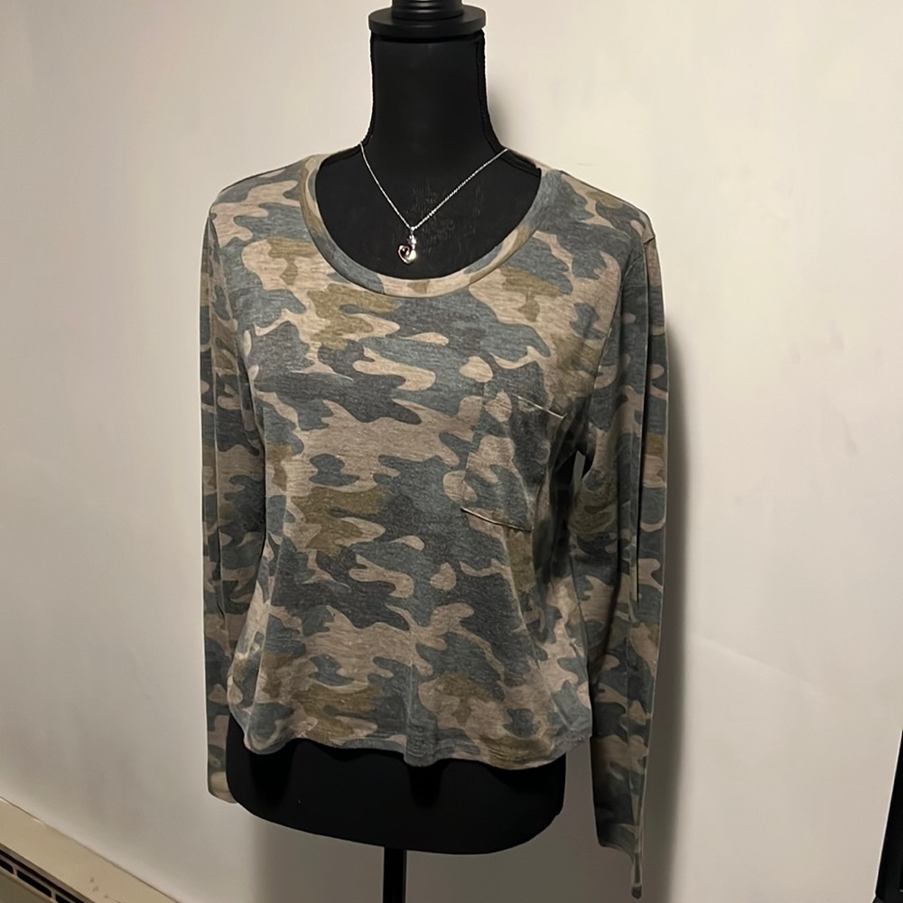 Cropped Camo top
